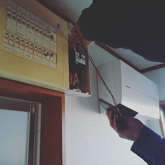 つくばみらい市の太陽光発電を取り付けさせていただきましたお客様の点検をやってきました！#太陽光発電 #点検 #電圧 #茨城県 #つくばみらい市 #アミカブルサービス #阿見町